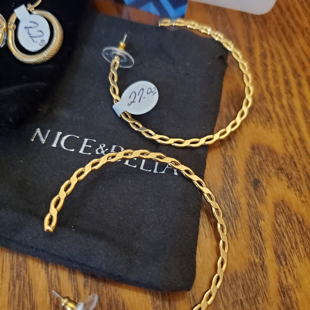 Jewelry - Picture 9 of 15